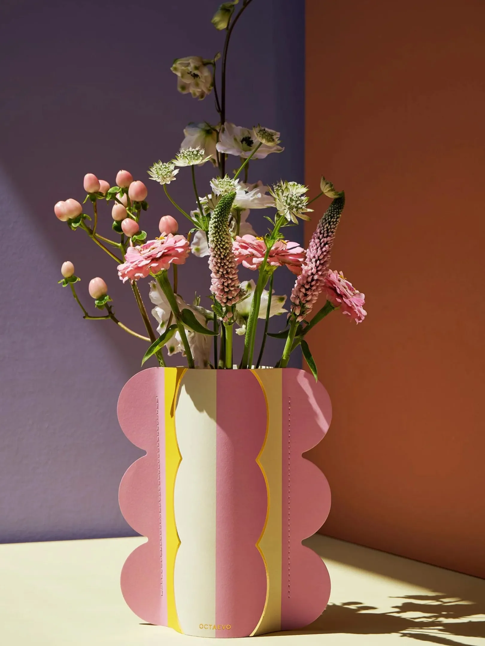 mini_paper_vase_riviera_w_1.webp HOFF Deco | Deco | MINI PAPER VASE RIVIERA WAVE